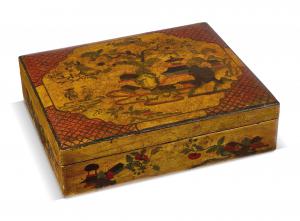 Caja de madera lacada con decoraciones de estilo chinoiserie